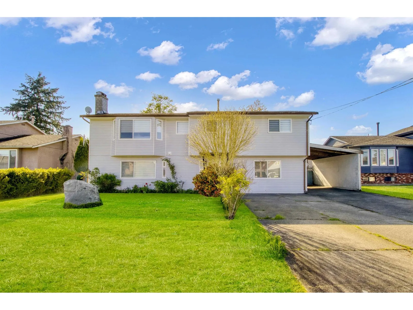 House for rent: 7273 130 Street, Surrey, British Columbia V3W 4J8