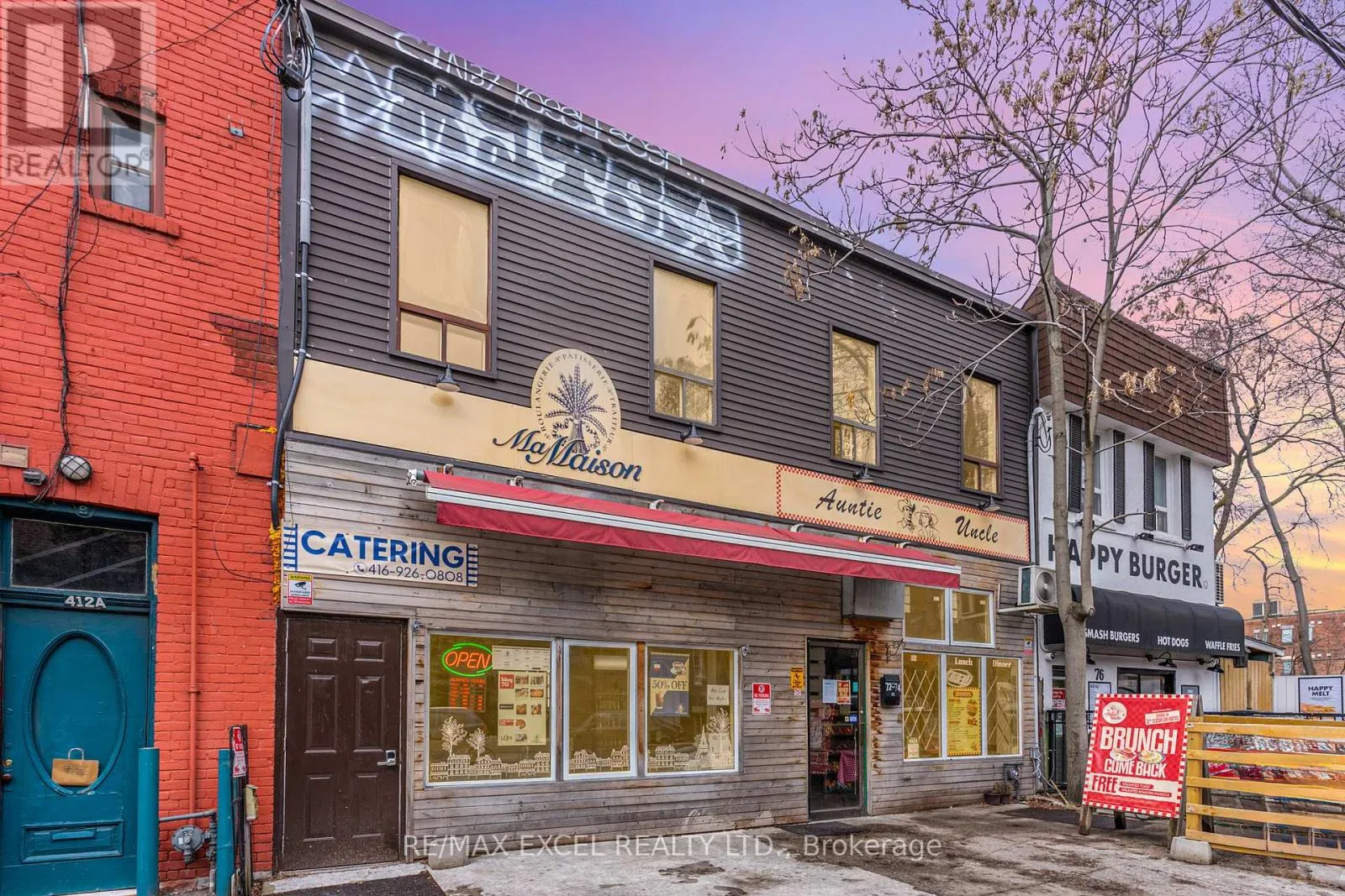 Residential Commercial Mix for rent: 72-74 Lippincott Street, Toronto, Ontario M5S 2P1