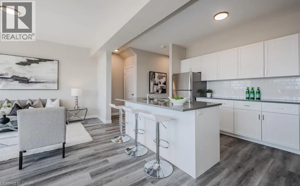 Row / Townhouse for rent: 73 Ayr Meadows Crescent, Ayr, Ontario N0B 1E0