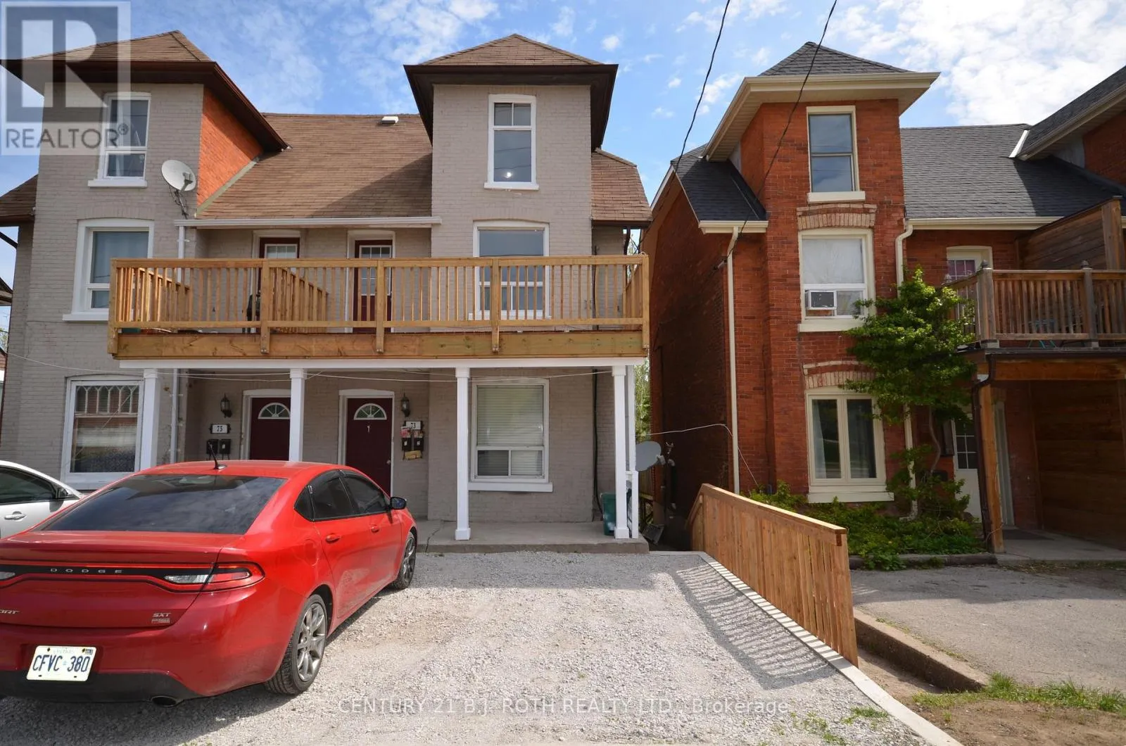 Duplex for rent: 73 High Street, Barrie, Ontario L4N 1W5