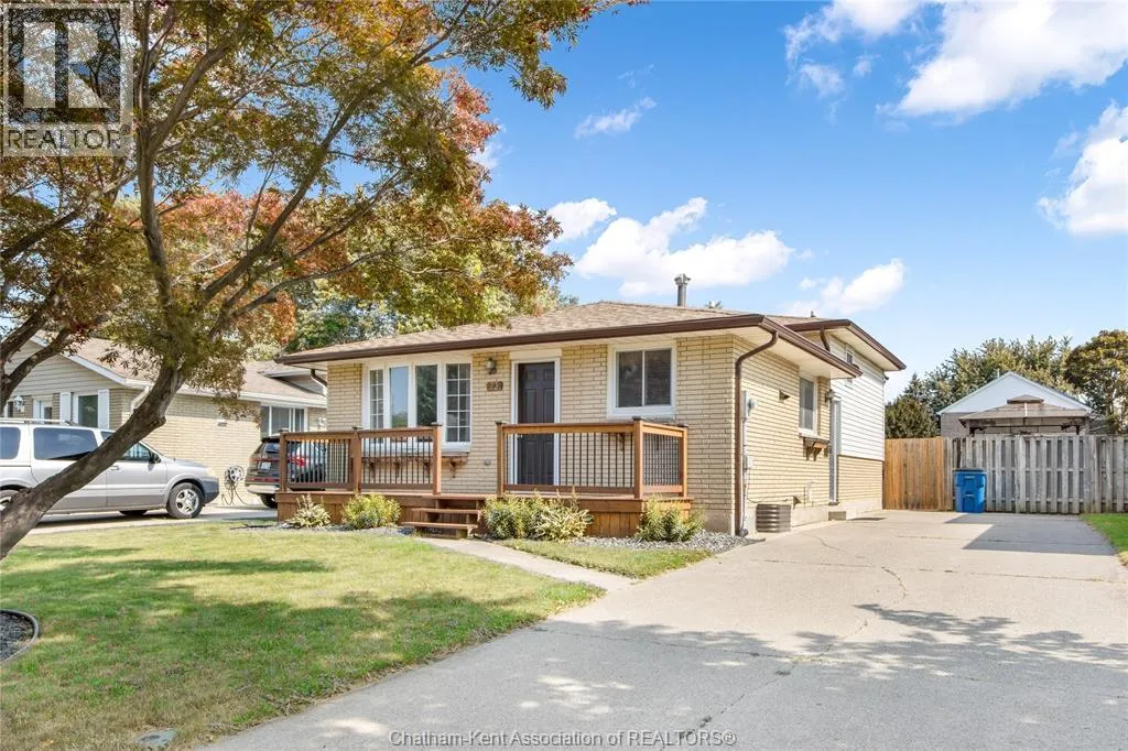 73 Marion Avenue, Chatham, Ontario N7M 5N7