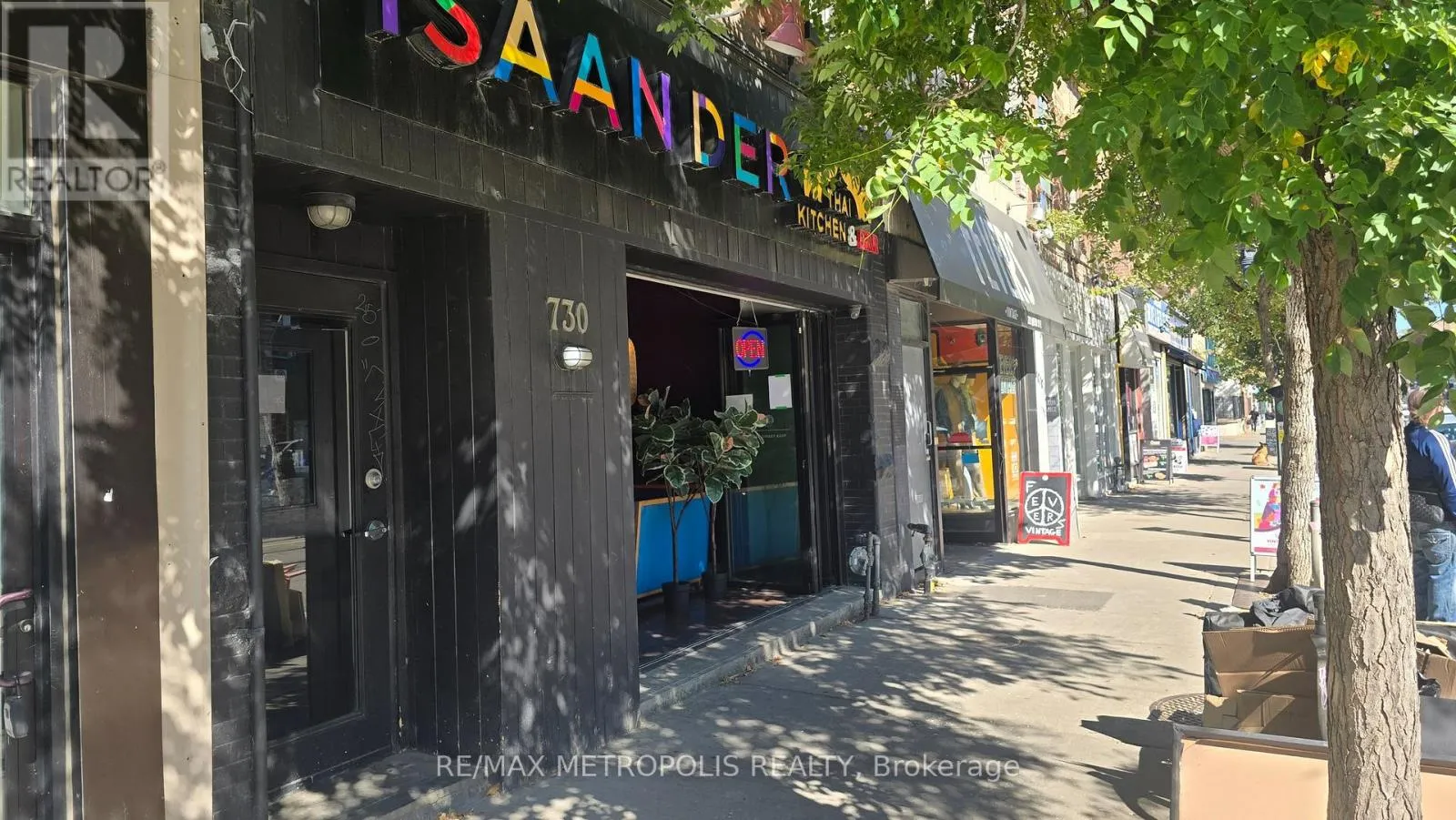 730 Queen Street E, Toronto, Ontario M4M 1H2