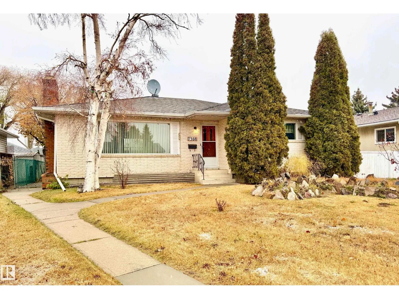 House for rent: 7308 149a Av Nw Nw, Edmonton, Alberta T5C 2W4