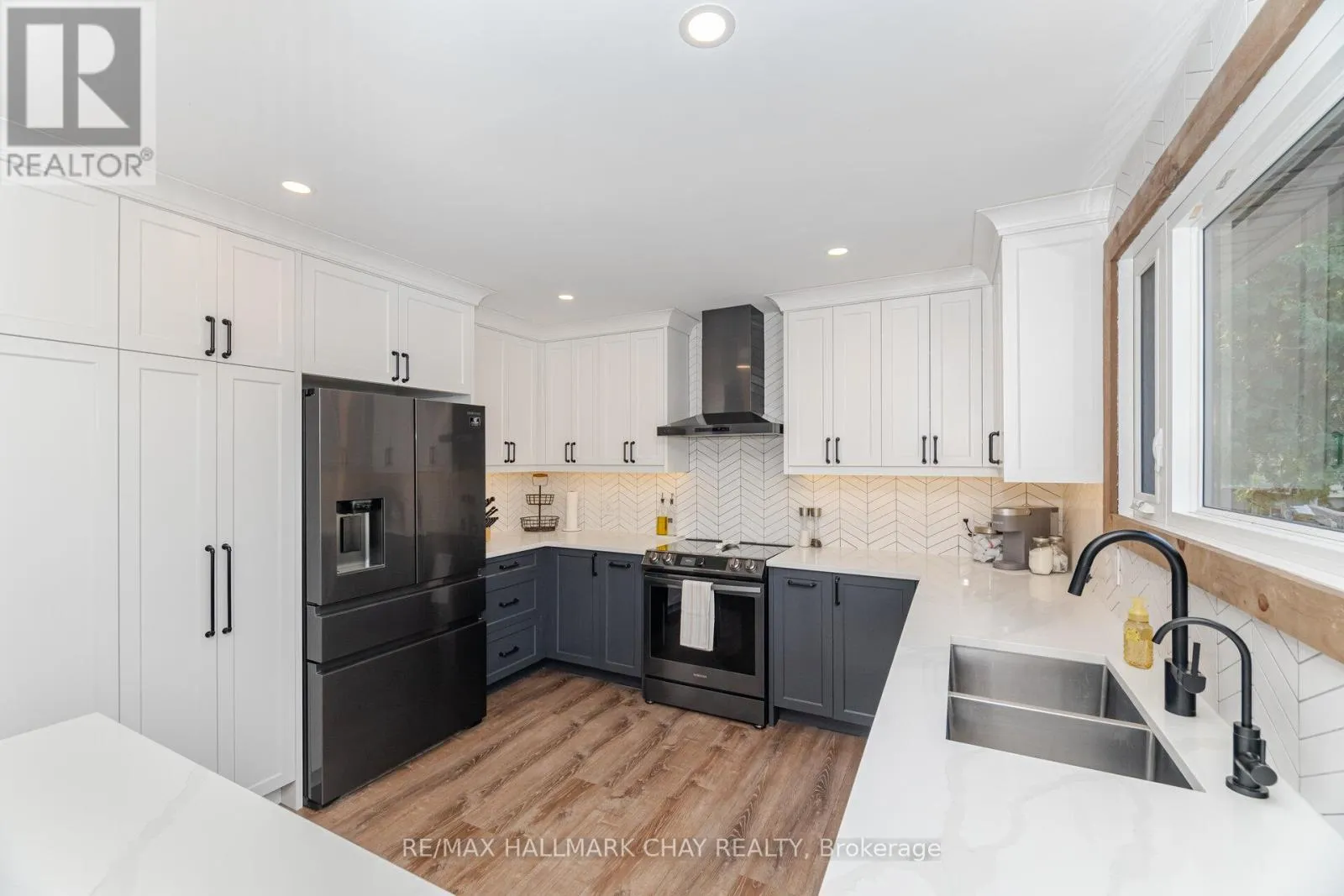 House for rent: 731 Pinegrove Avenue, Innisfil, Ontario L9S 2K3