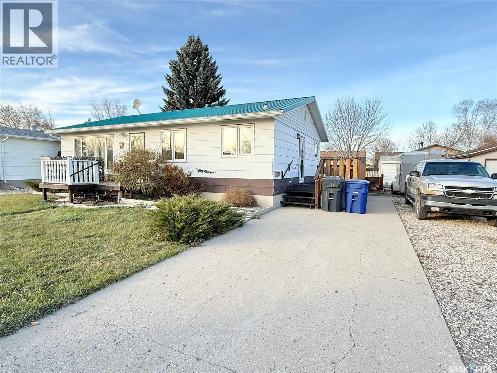 House for rent: 732 Duncan Drive, Weyburn, Saskatchewan S4H 2N6