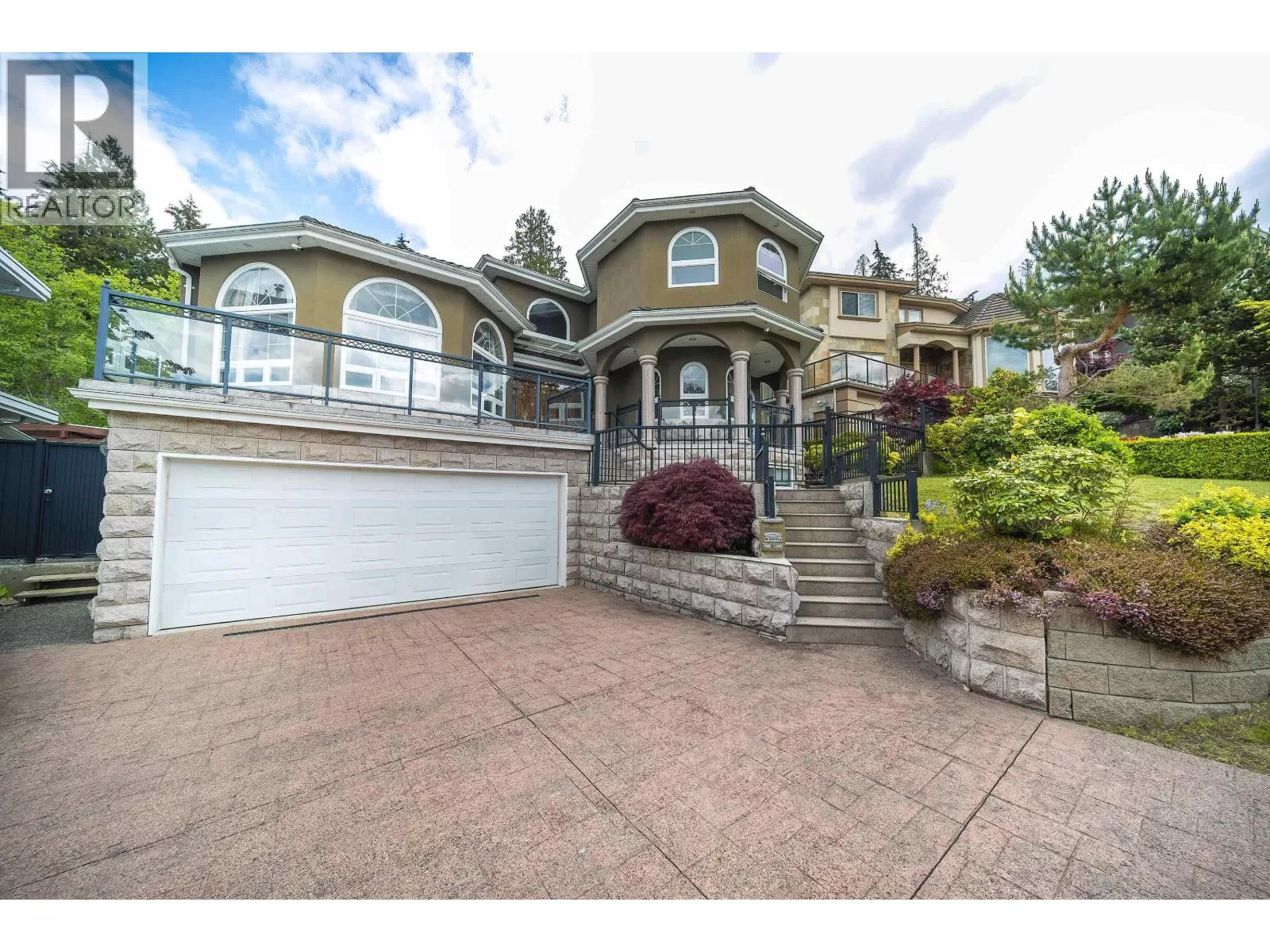 House for rent: 7353 Union Street, Burnaby, British Columbia V5A 1J1