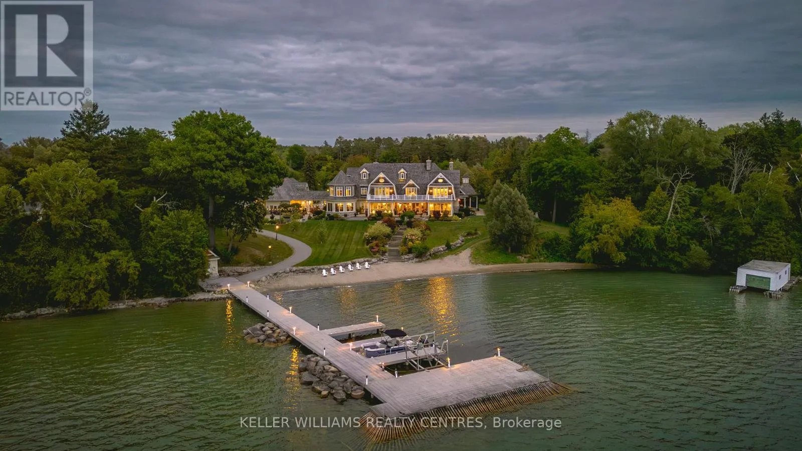 House for rent: 736 Lake Drive N, Georgina, Ontario L4P 3C8