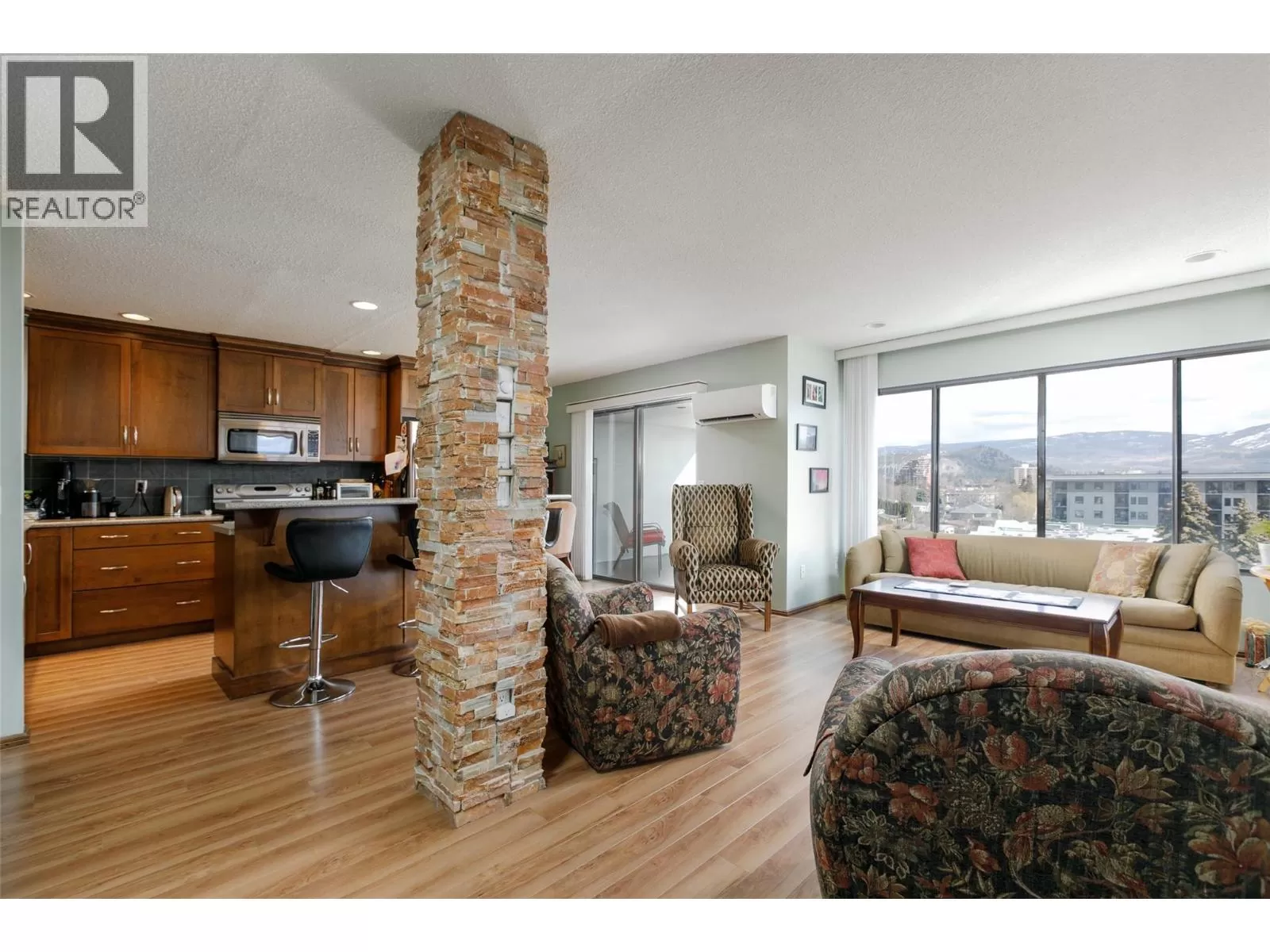 Apartment for rent: 737 Leon Avenue Unit# 807, Kelowna, British Columbia V1Y 8L6