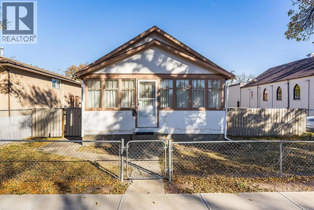 House for rent: 738 8 Street Se, Medicine Hat, Alberta T1A 1M5