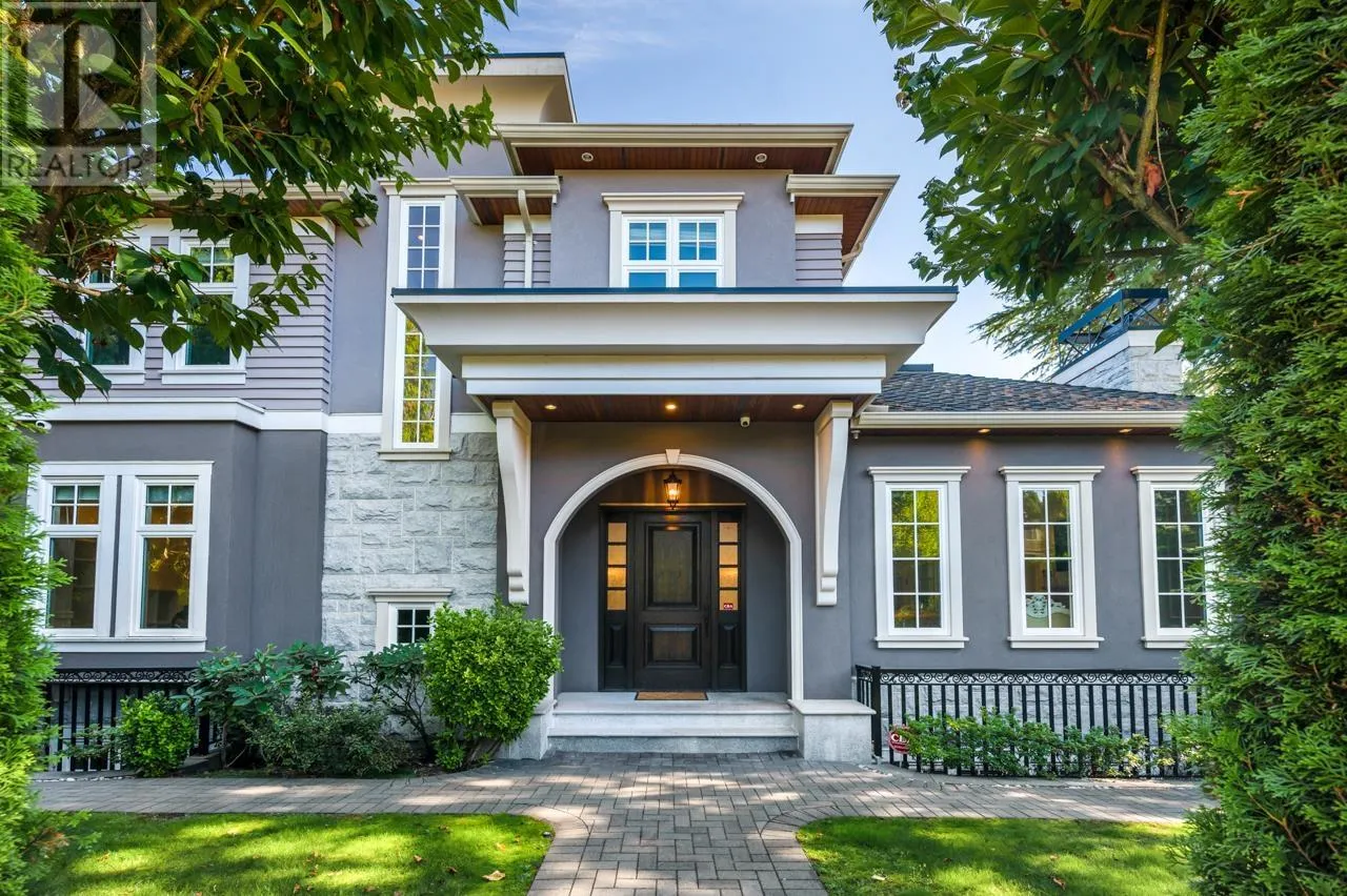 House for rent: 738 W 54th Avenue, Vancouver, British Columbia V6P 1M4