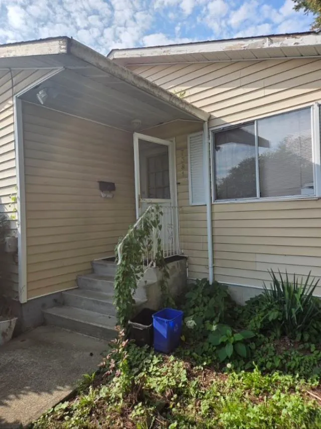 House for rent: 7381 Grand Street, Mission, British Columbia V2V 3S3