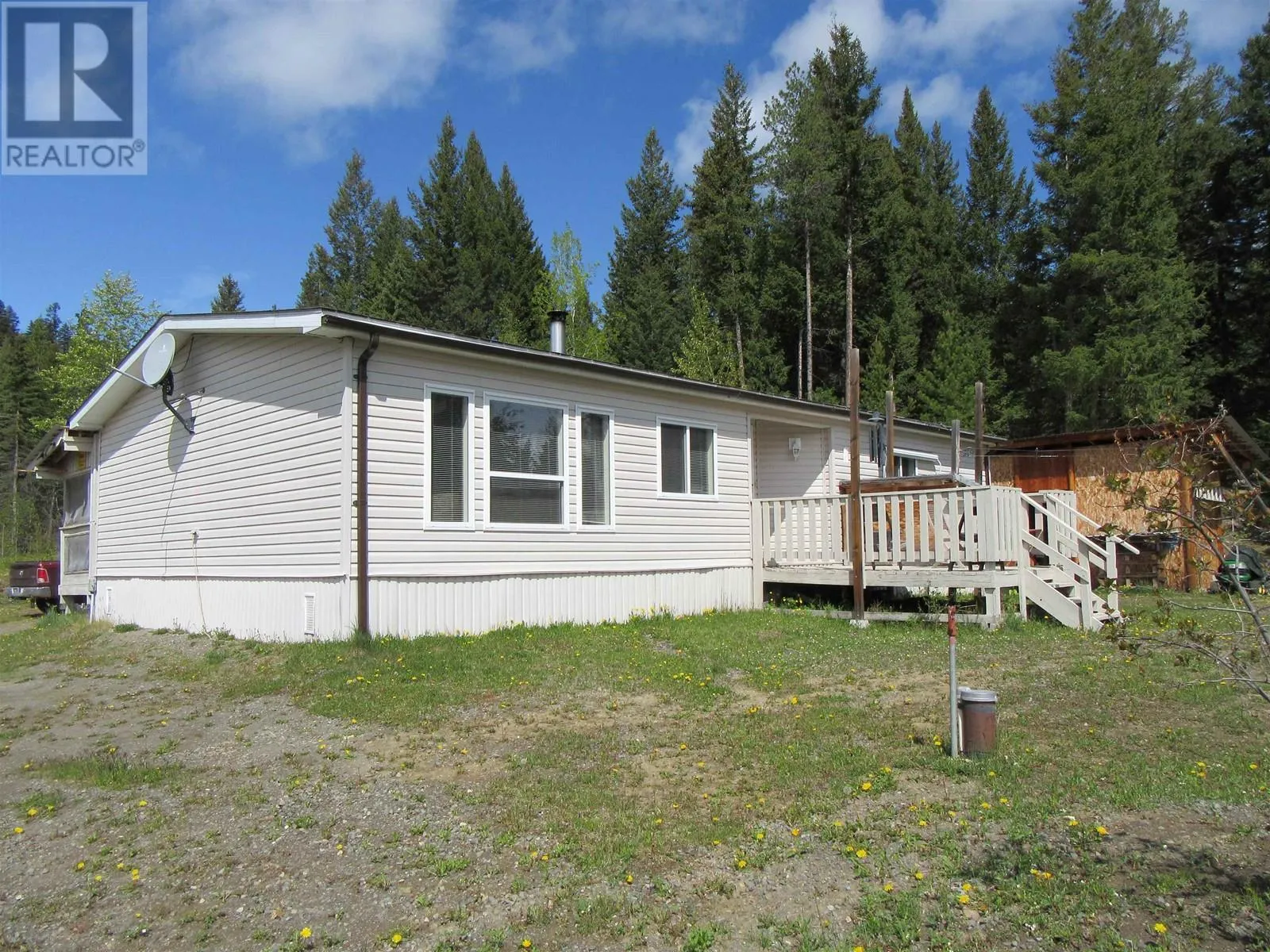 Manufactured Home/Mobile for rent: 7384 Johnstone Road, Bridge Lake, British Columbia V0K 1X2