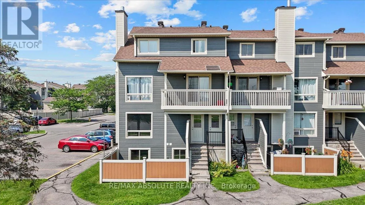 Row / Townhouse for rent: 73b - 750 St Andre Drive, Ottawa, Ontario K1C 4R8