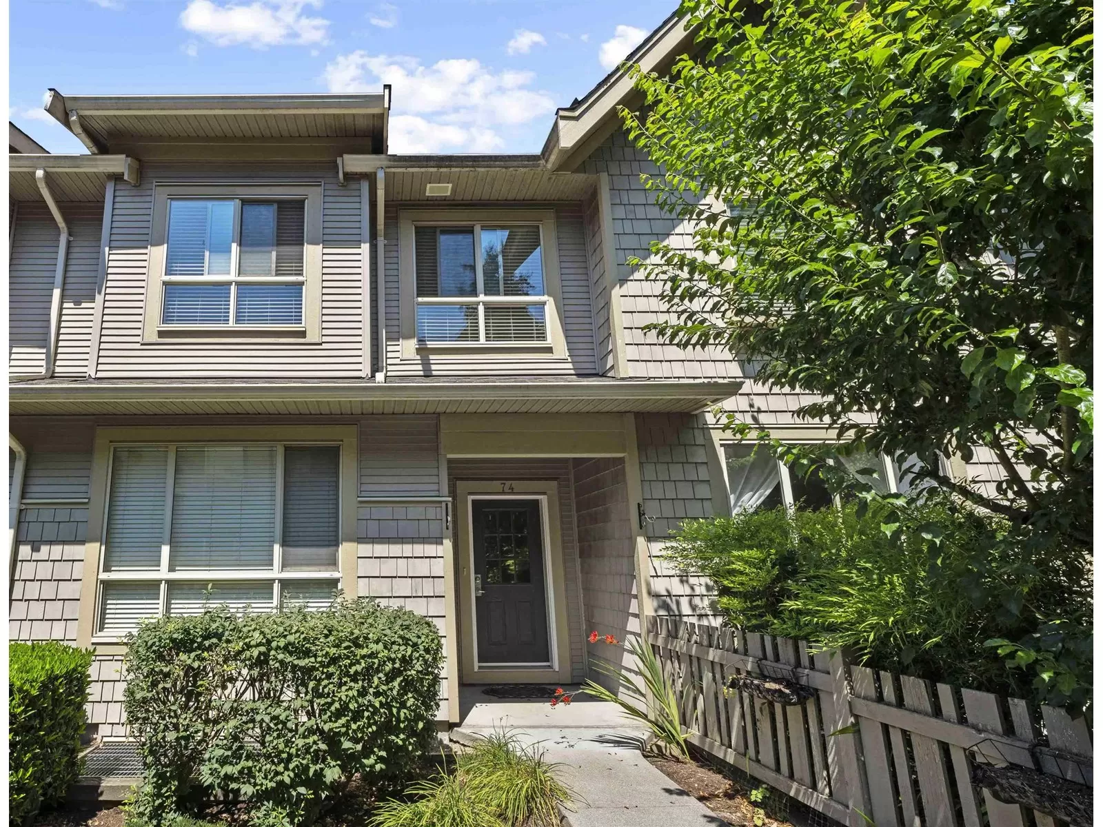 Row / Townhouse for rent: 74 2738 158 Street, Surrey, British Columbia V3Z 3K3