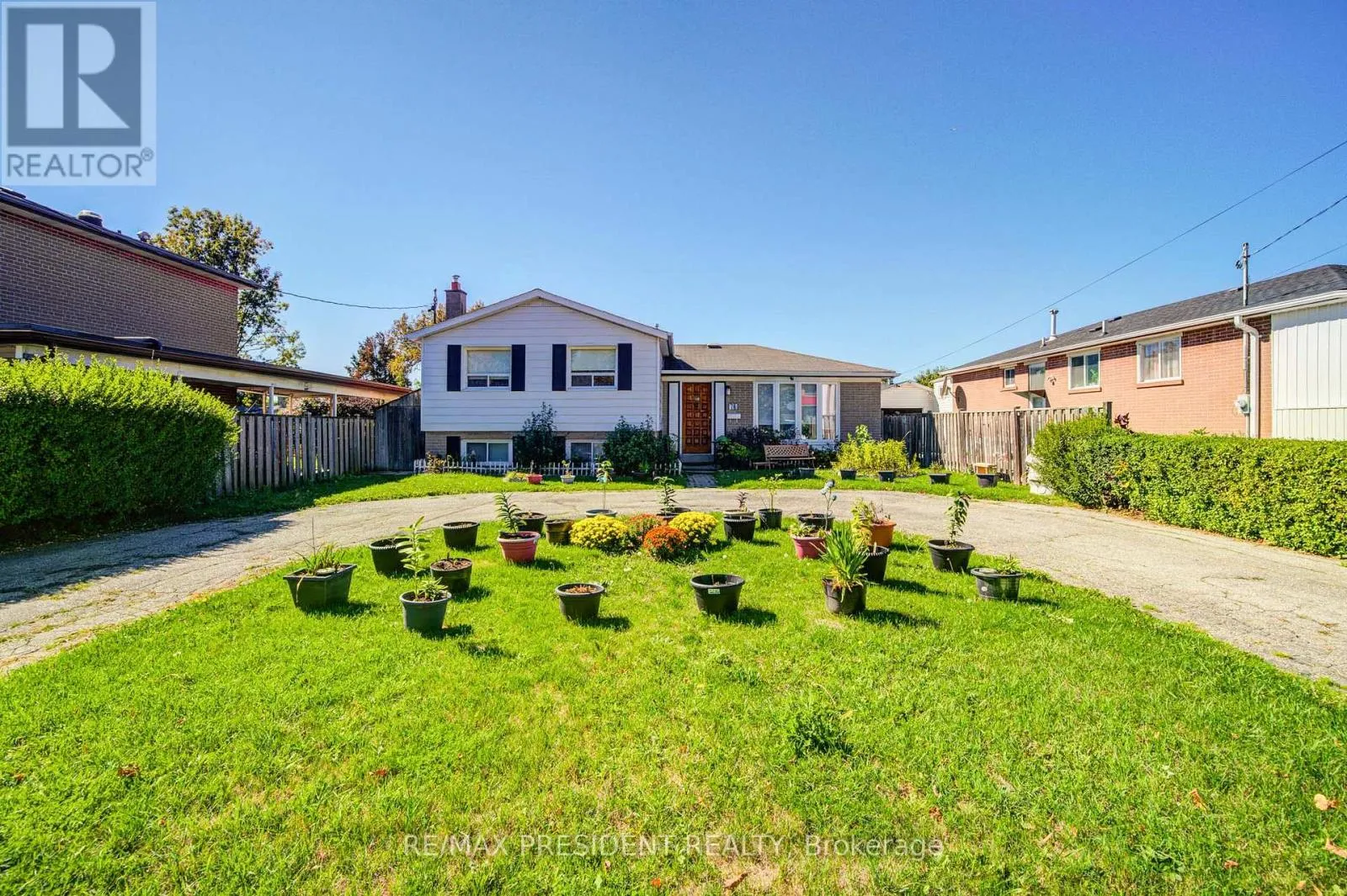 House for rent: 74 Bloomington Crescent, Toronto, Ontario M3N 1R1