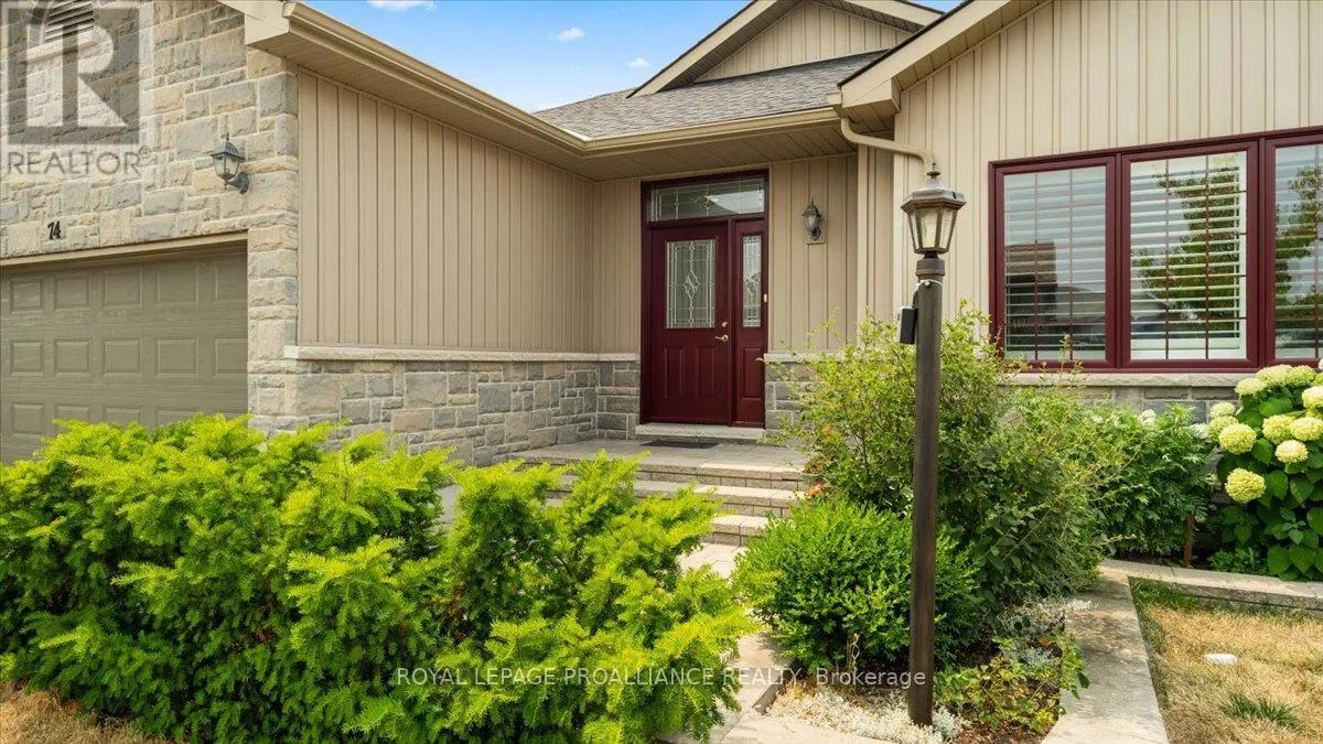 House for rent: 74 Dorchester Drive, Prince Edward County, Ontario K0K 3L0