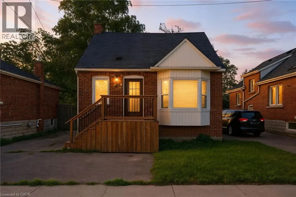 House for rent: 74 East 14th Street, Hamilton, Ontario L9A 4B5