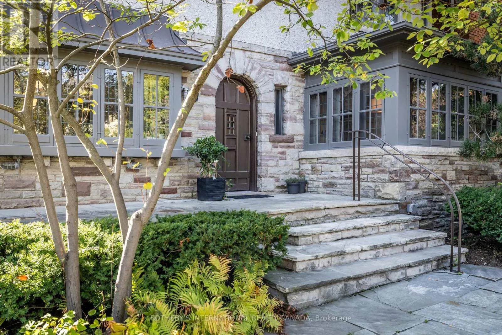 House for rent: 74 Inglewood Drive, Toronto, Ontario M4T 1H3