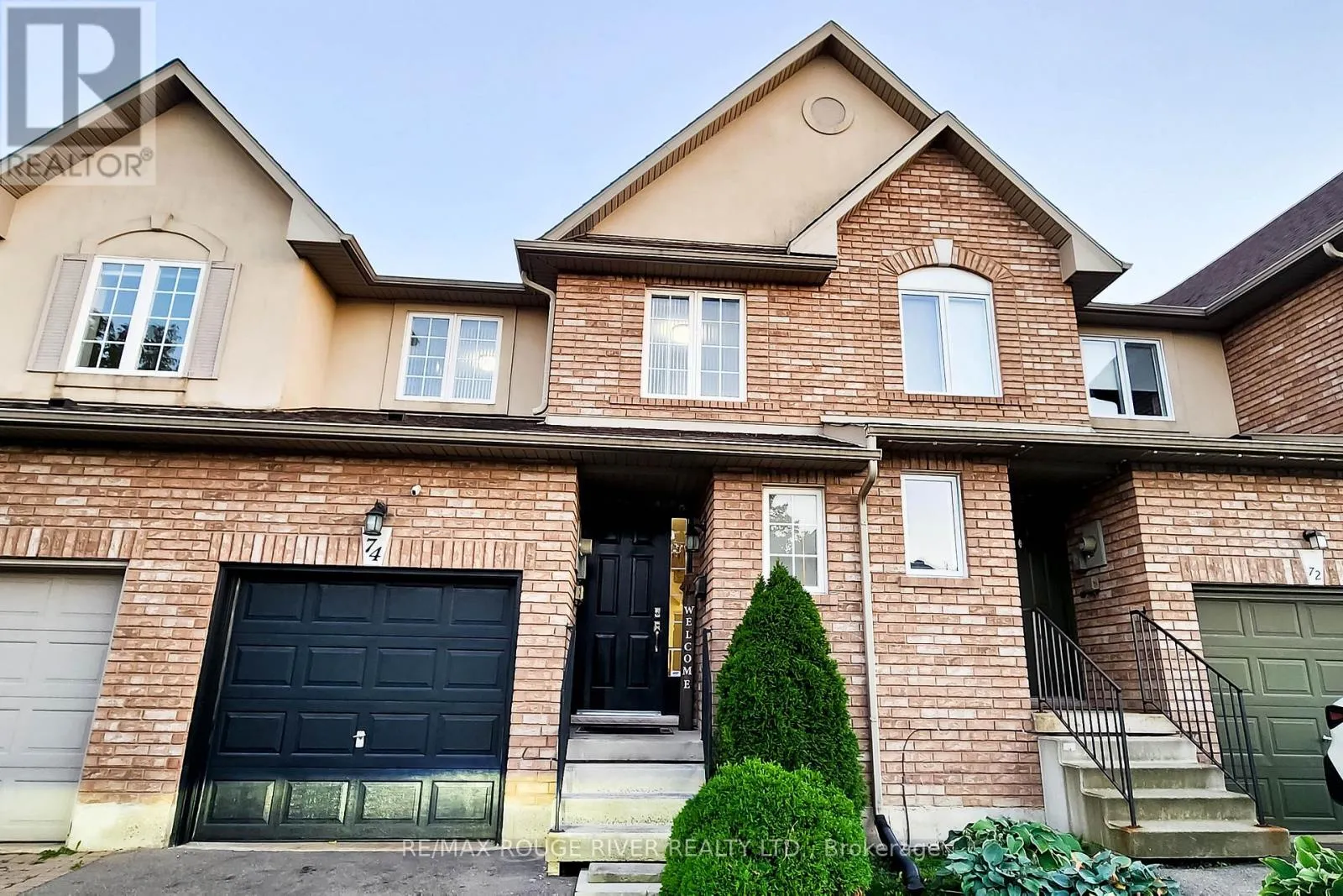 Row / Townhouse for rent: 74 Meadow Wood Crescent, Hamilton, Ontario L8J 3Z8