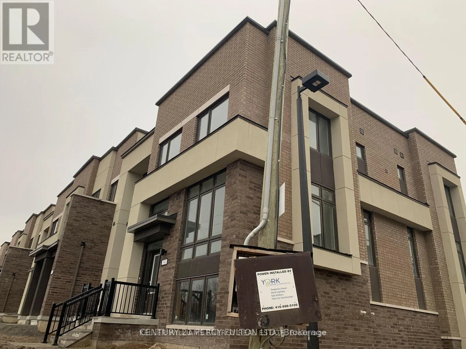 Row / Townhouse for rent: 741 Conlin Rd E Road, Oshawa, Ontario L1K 0Y7