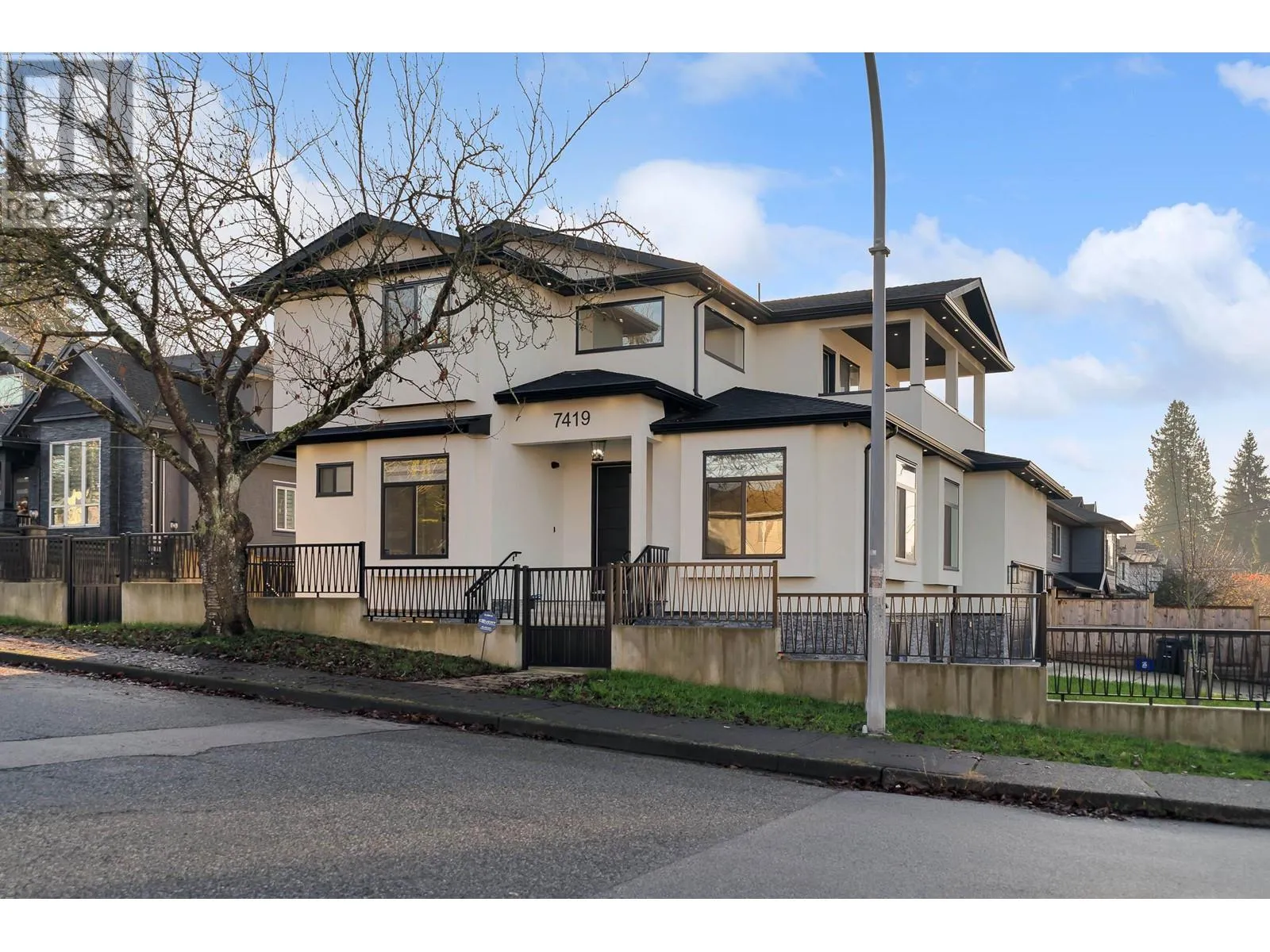 House for rent: 7419 1st Street, Burnaby, British Columbia V3N 3S9