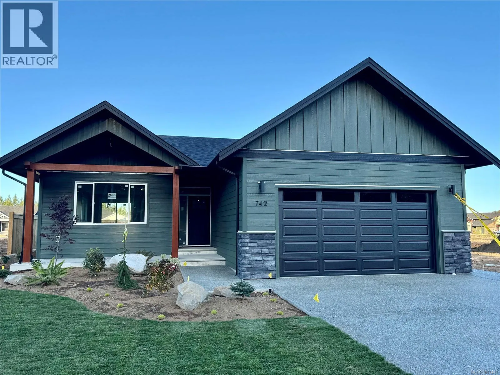 House for rent: 742 Salmonberry St, Campbell River, British Columbia V9H 0G1