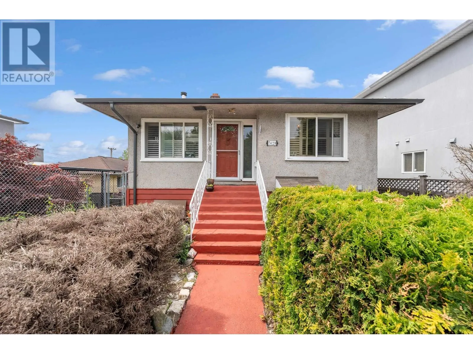 House for rent: 7429 Fraser Street, Vancouver, British Columbia V5X 3W3