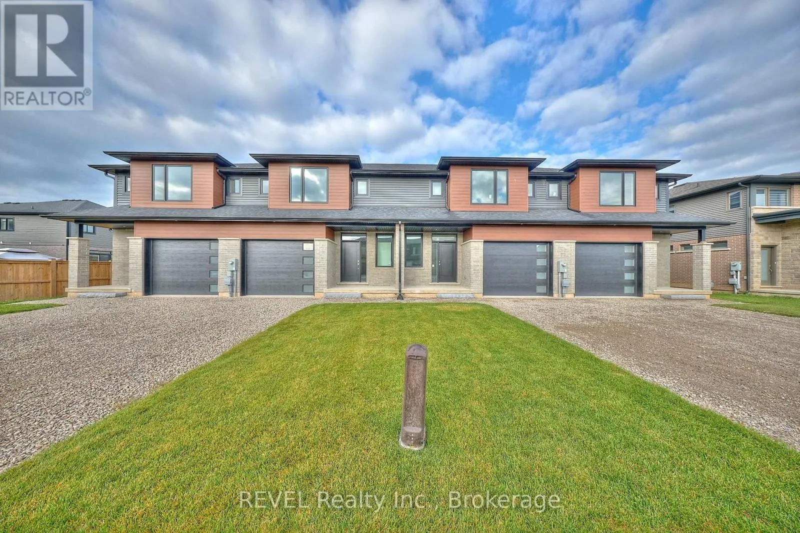 Row / Townhouse for rent: 7429 Matteo Drive, Niagara Falls, Ontario L2H 3T3