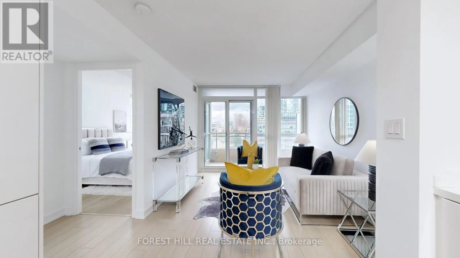 Apartment for rent: 743 - 10 Capreol Court, Toronto, Ontario M5V 4B3