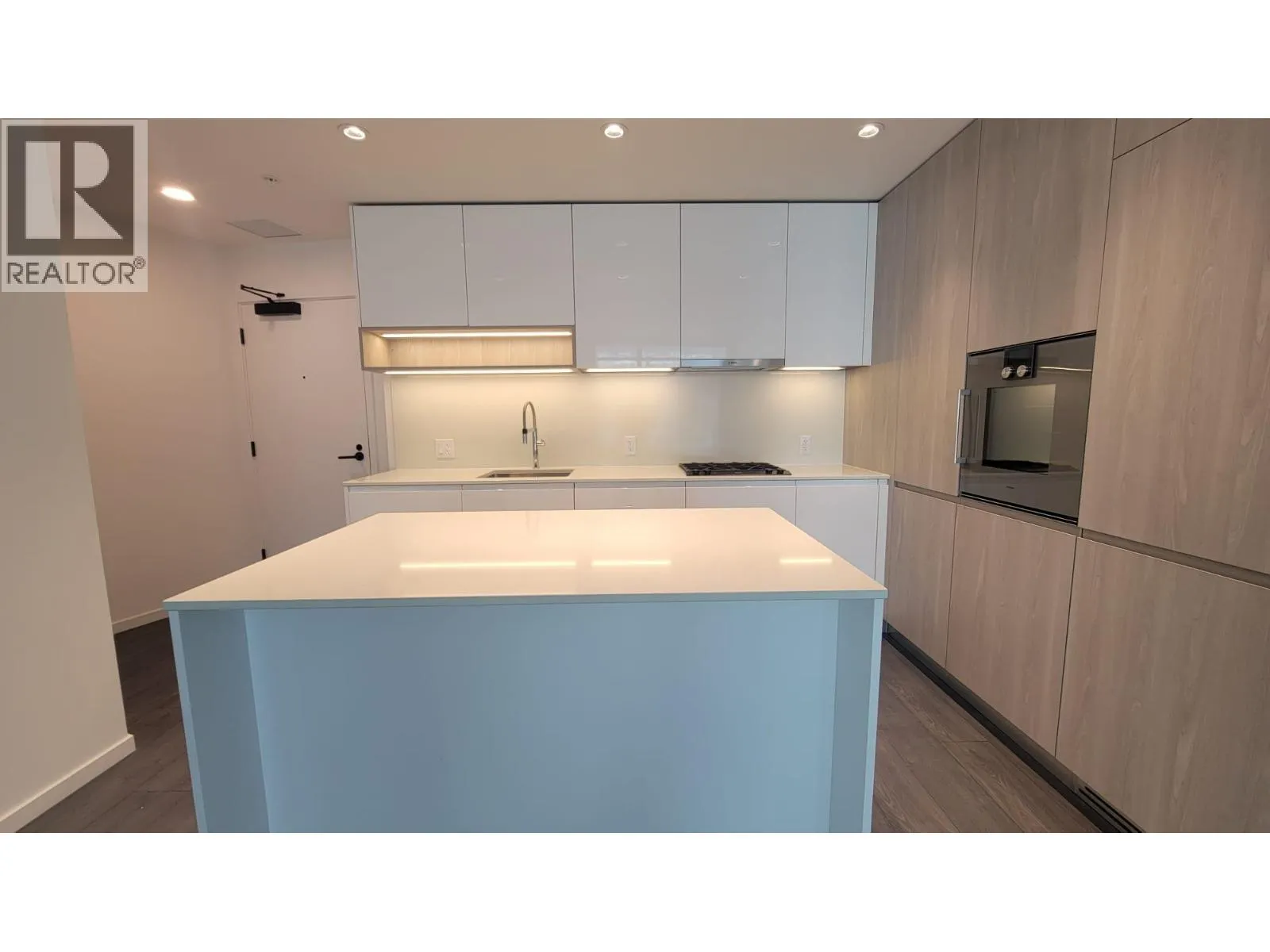 Apartment for rent: 743 6500 Minoru, Richmond, British Columbia V6Y 1Y5