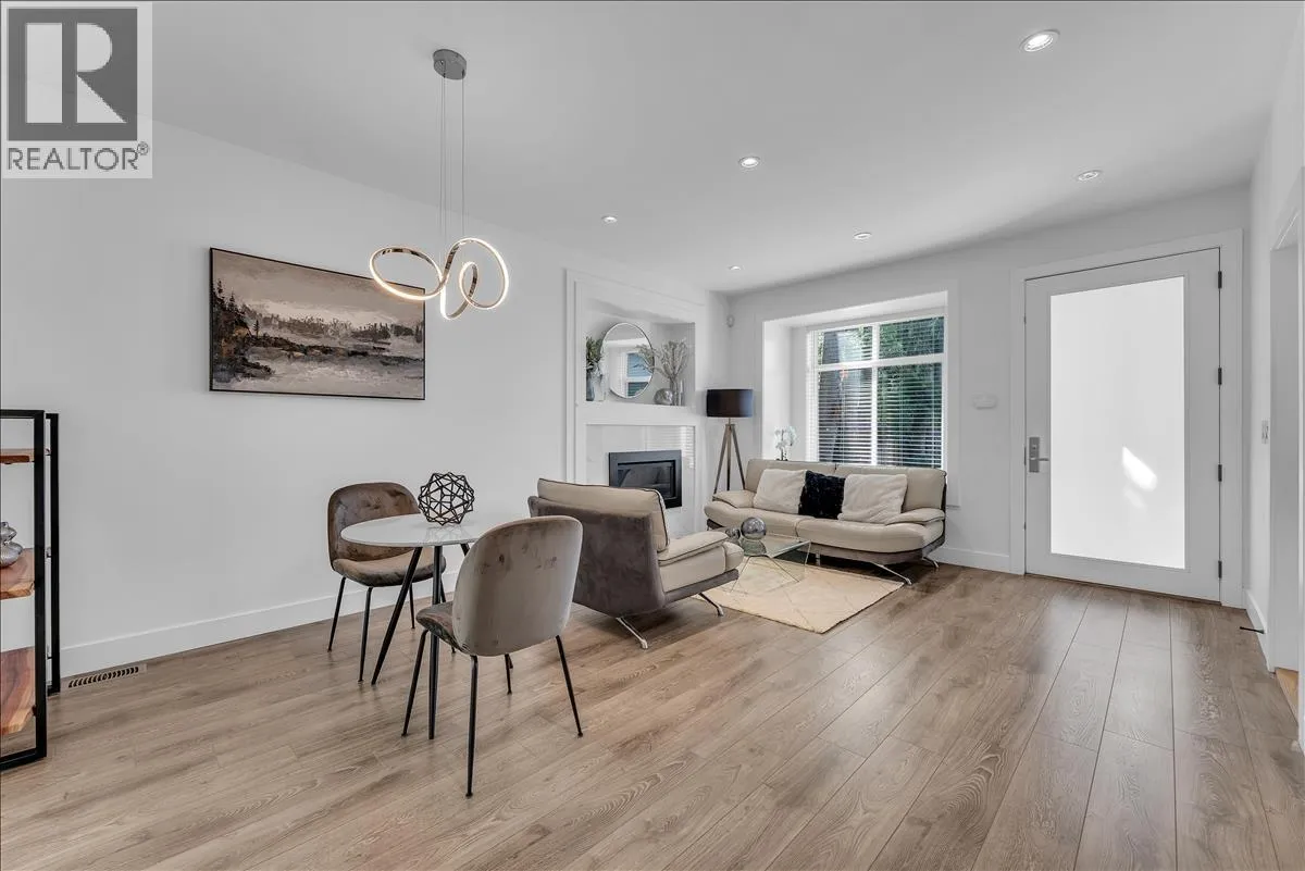 Duplex for rent: 7430 Canada Way, Burnaby, British Columbia V3N 3J6