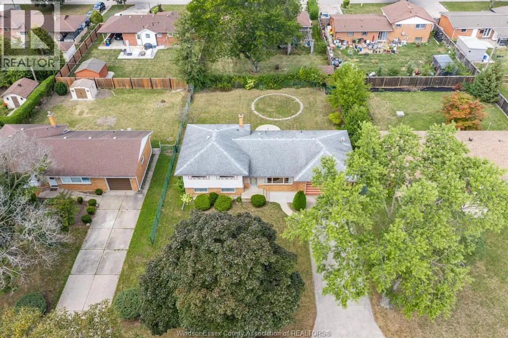 744 Lynn, Windsor, Ontario N9G 1G7