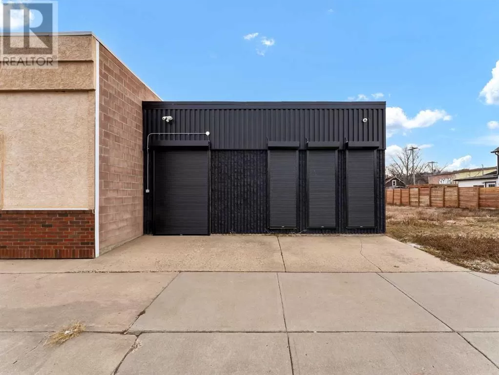 Commercial Mix for rent: 745 2 Street Se, Medicine Hat, Alberta T1A 0E2