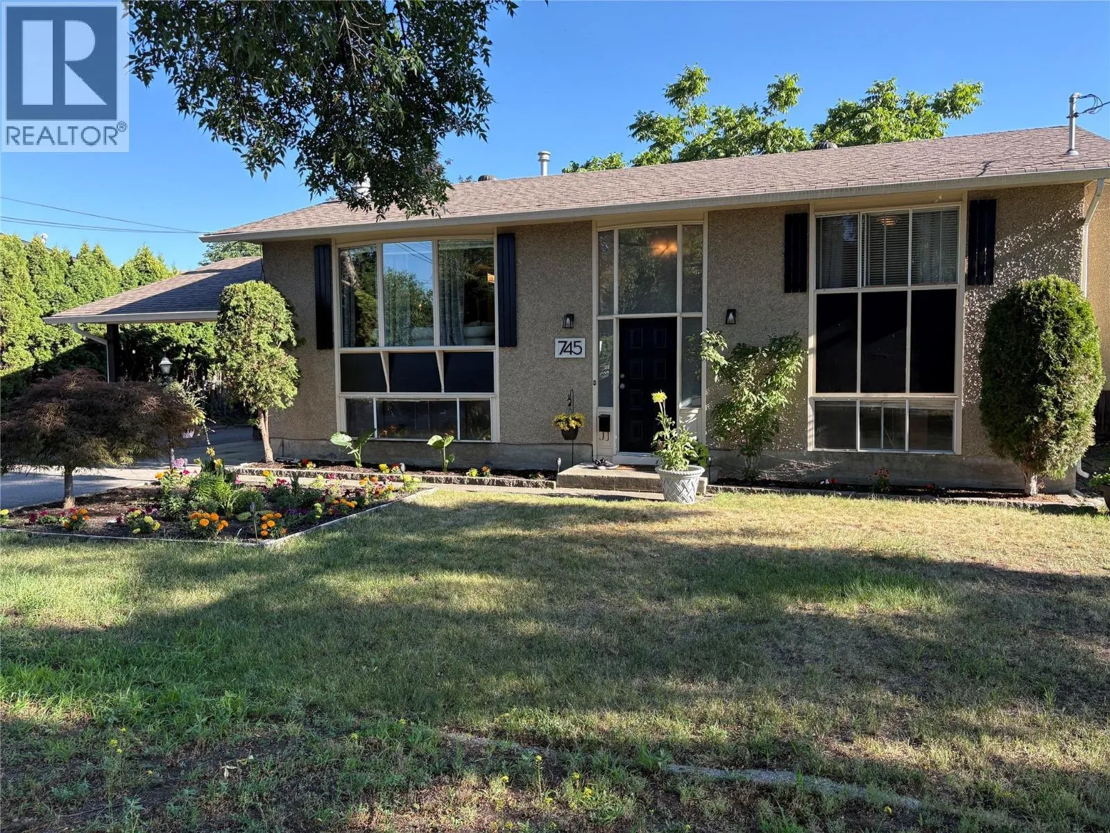 House for rent: 745 Dundee Road, Kelowna, British Columbia V1X 1R3