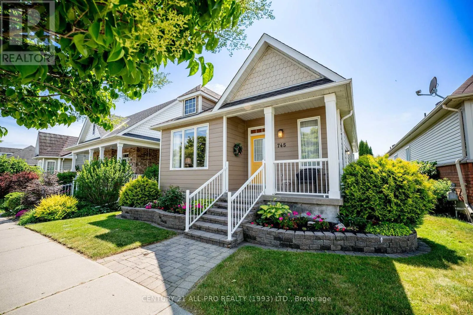 House for rent: 745 Prince Of Wales Drive, Cobourg, Ontario K9A 5X9