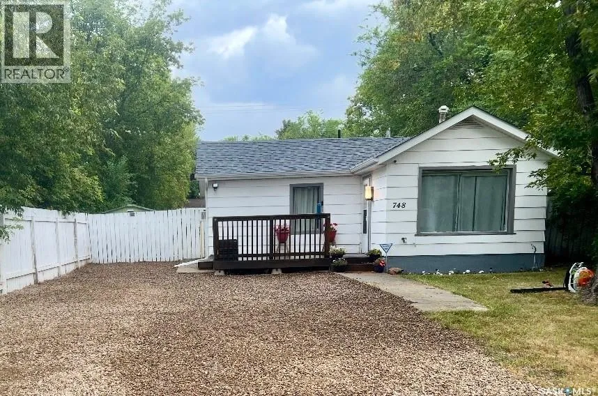 House for rent: 748 5th Street E, Prince Albert, Saskatchewan S6V 0M5