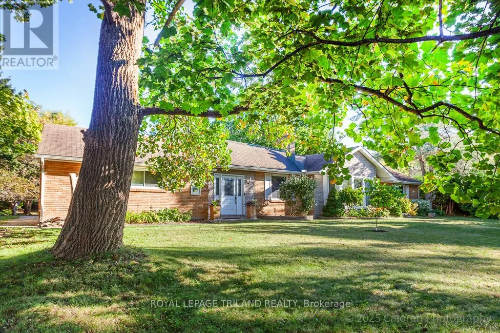 House for rent: 749 Commissioners Road W, London South, Ontario N6K 1B6