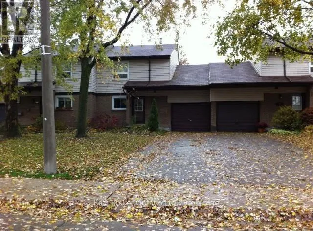 Row / Townhouse for rent: 75 - 23 Queenslea Drive, Hamilton, Ontario L8W 1T7