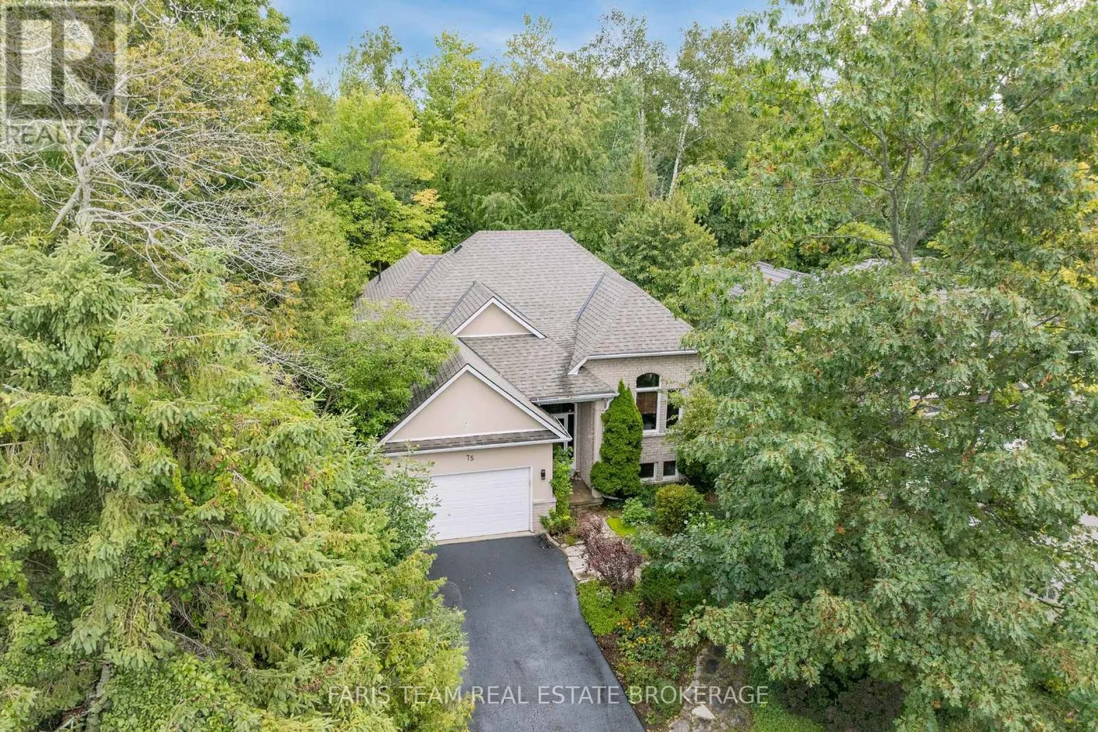 House for rent: 75 62nd Street S, Wasaga Beach, Ontario L9Z 1V5