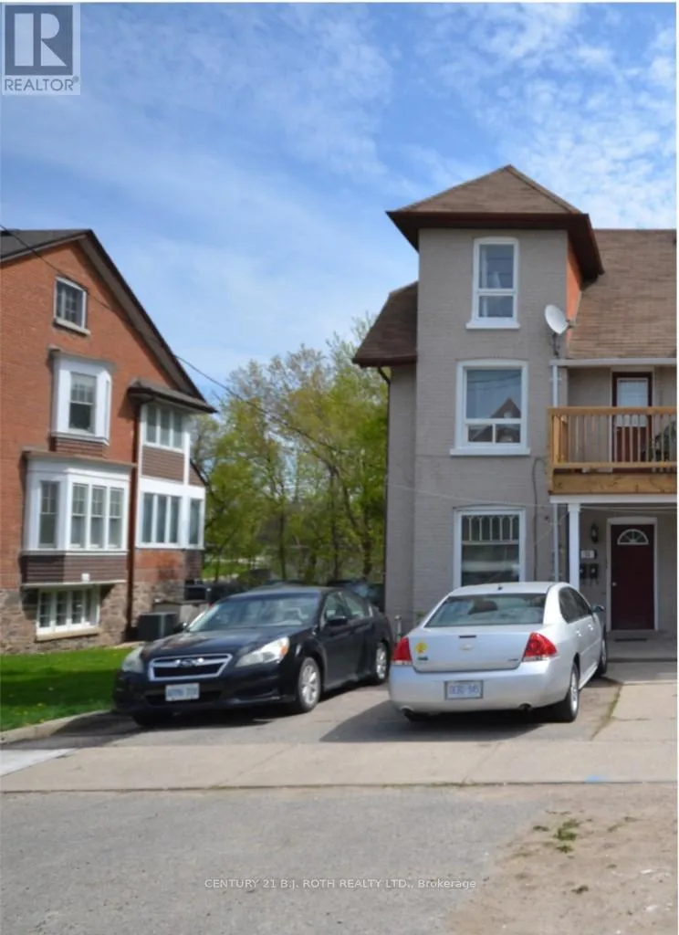 Row / Townhouse for rent: 75 High Street, Barrie, Ontario L4N 1W5