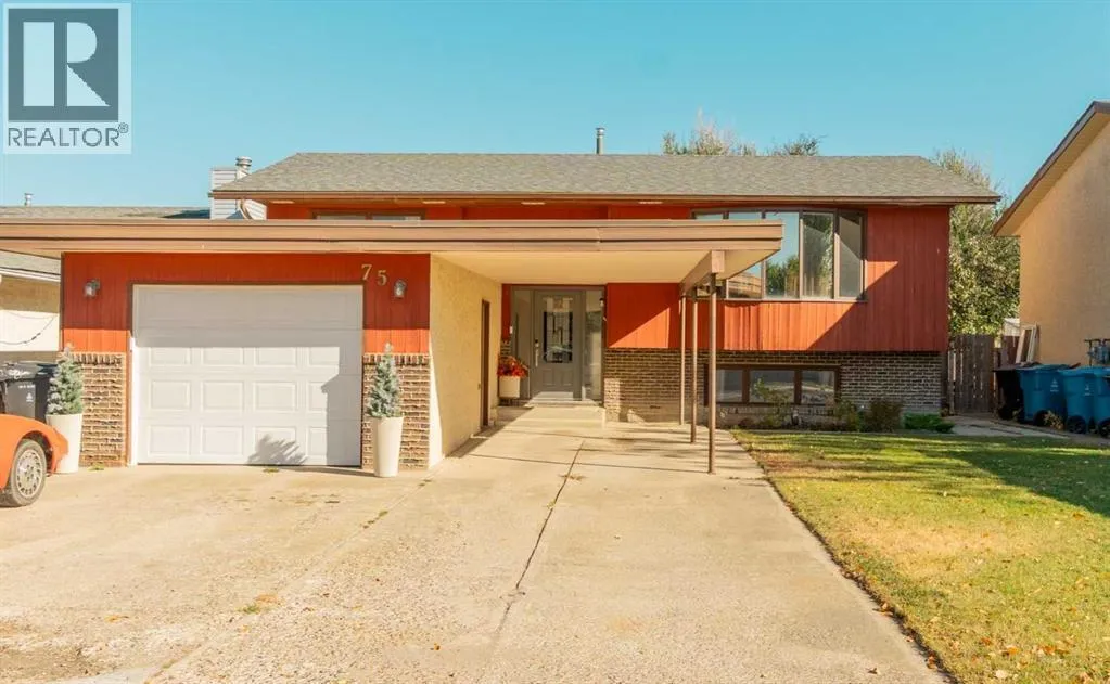 House for rent: 75 Oxford Road W, Lethbridge, Alberta T1K 4V6