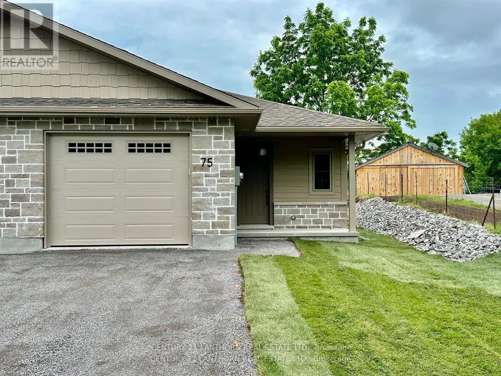 Row / Townhouse for rent: 75 Seymour Street W, Centre Hastings, Ontario K0K 2K0