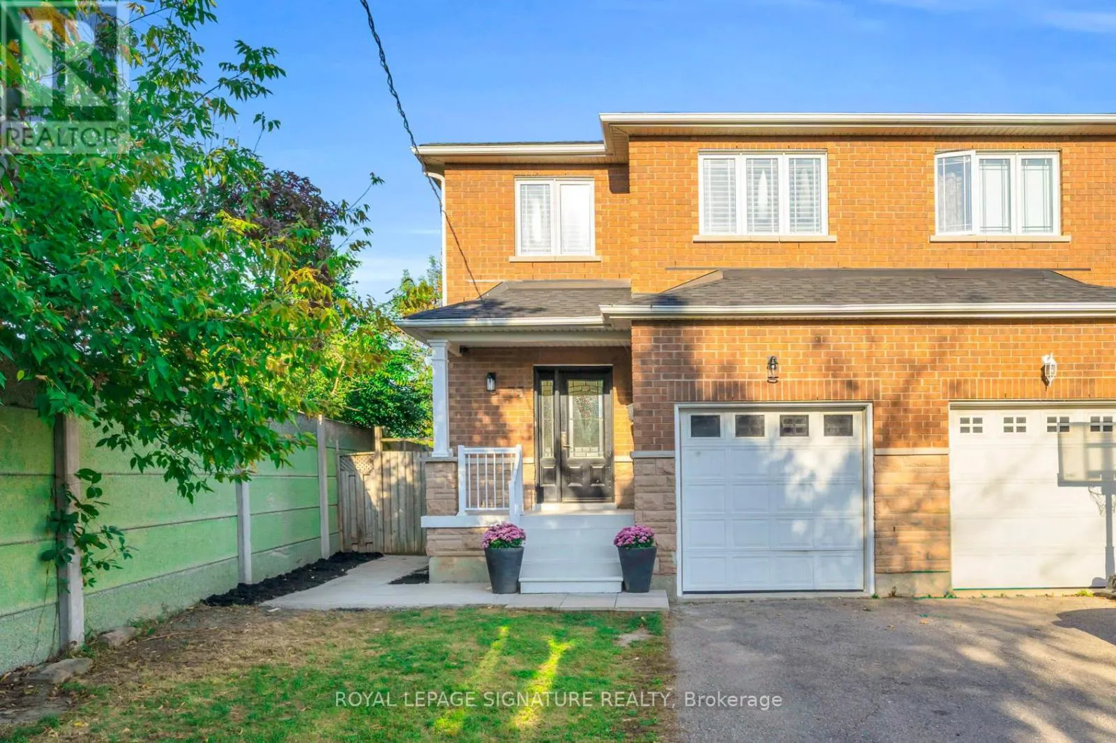 House for rent: 75 Thirty Second Street, Toronto, Ontario M8W 3G5