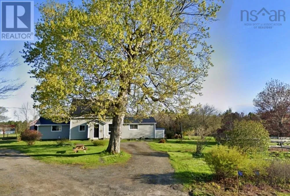 House for rent: 750 Highway 210, Waterloo, Nova Scotia B4V 8J5