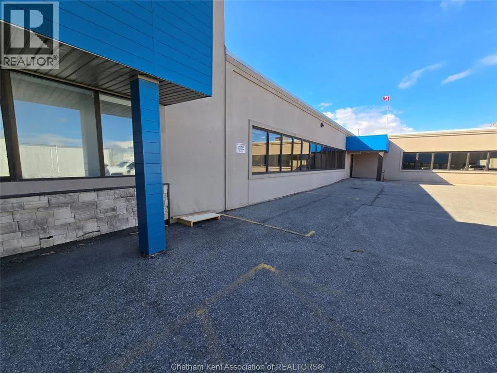 Warehouse for rent: 750 Richmond Street, Chatham, Ontario N7M 5J5