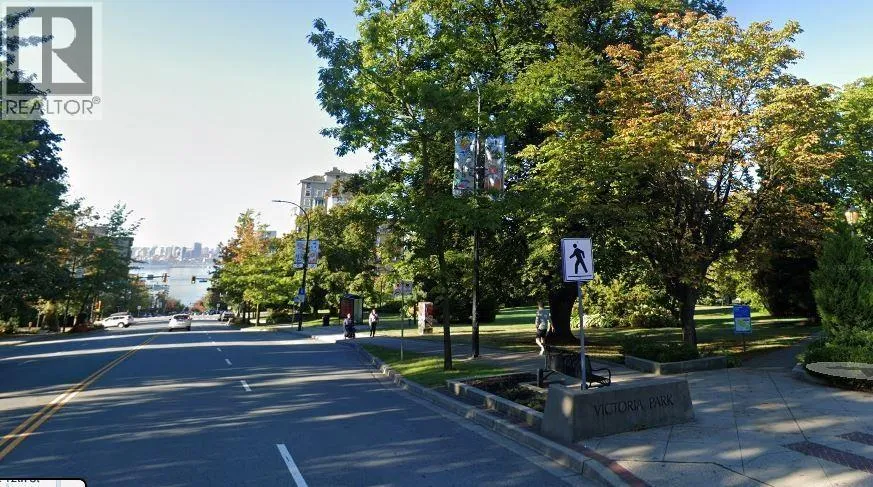 751 Lonsdale Avenue, North Vancouver, British Columbia V7M 2G9