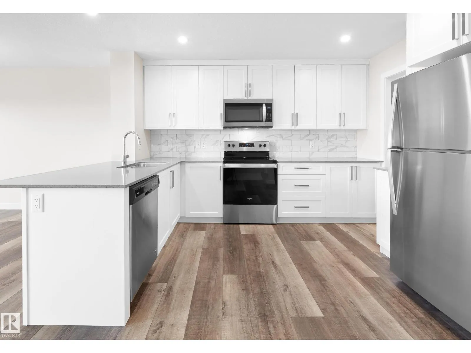 Duplex for rent: 752 Berg Lo, Leduc, Alberta T9E 1G8