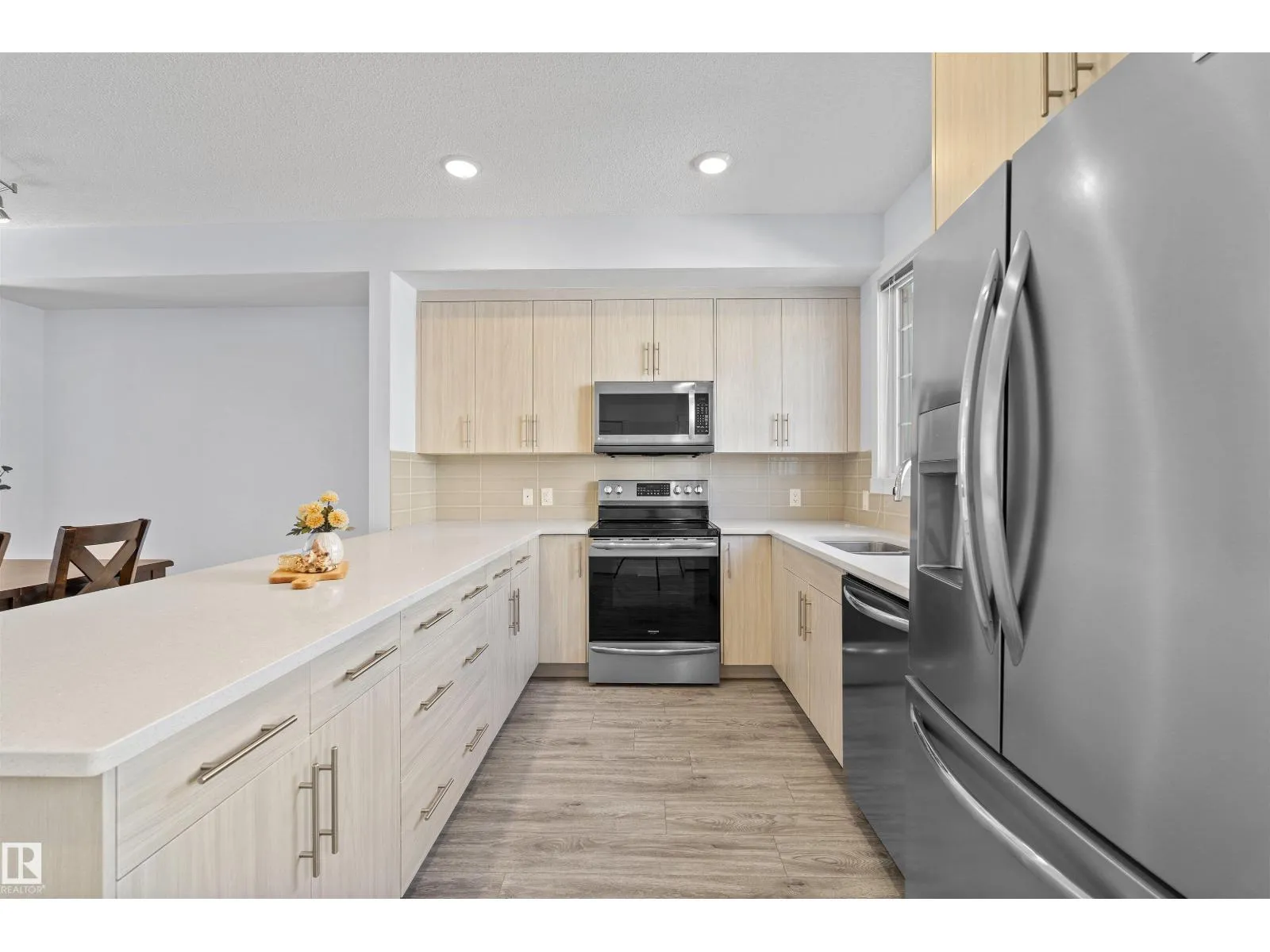 Row / Townhouse for rent: 753 Allard Bv Sw, Edmonton, Alberta T6W 3W5