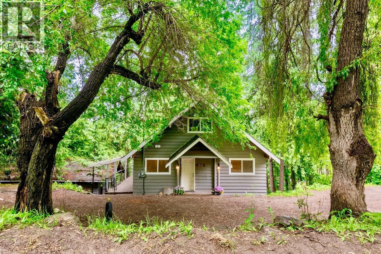 House for rent: 7536 Klondike Trail, Anglemont, British Columbia V0E 1M8