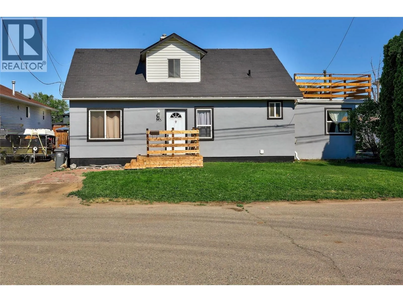 House for rent: 755 Crestline Street, Kamloops, British Columbia V2B 5X2